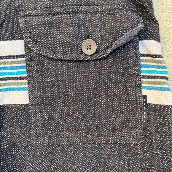 Men's Vissla Shorts Multicolor Striped Stretch L Pockets Beach Surf Activewear - Picture 8 of 11